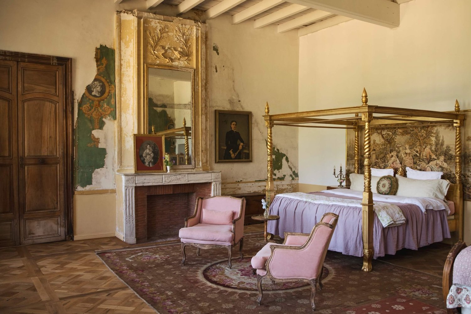 The Marquis Suite, the four-poster bed